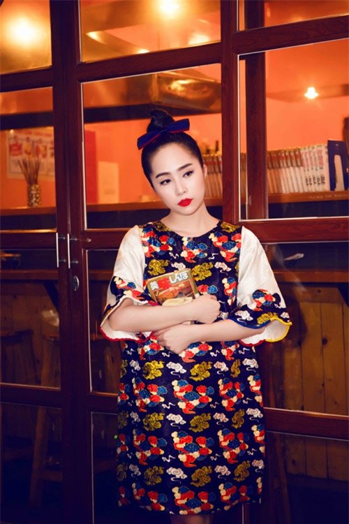 quynh nga khoe moi do da trang nhu gai nhat hinh anh 12