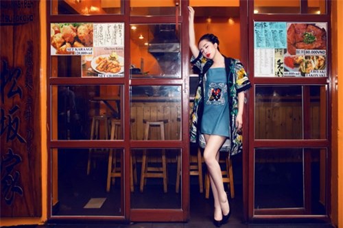 quynh nga khoe moi do da trang nhu gai nhat hinh anh 2