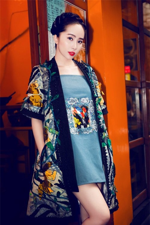 quynh nga khoe moi do da trang nhu gai nhat hinh anh 3