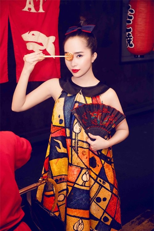 quynh nga khoe moi do da trang nhu gai nhat hinh anh 6