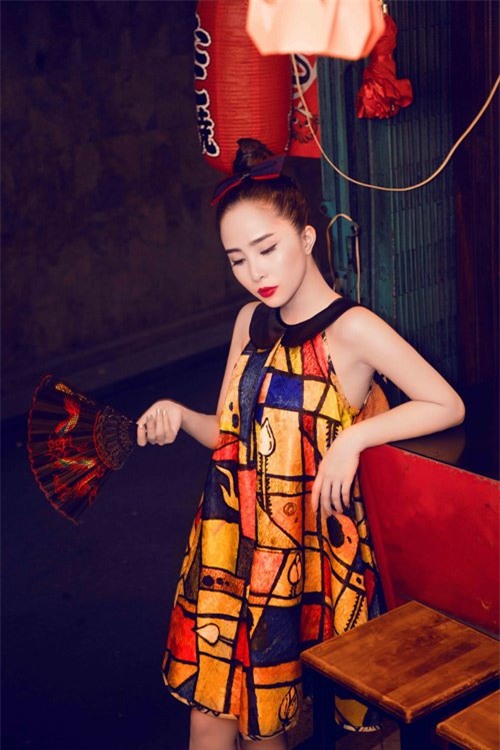 quynh nga khoe moi do da trang nhu gai nhat hinh anh 7