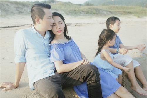 Ngọt ngào bộ ảnh gia đình Hoàng Bách 9 năm bên nhau - 11
