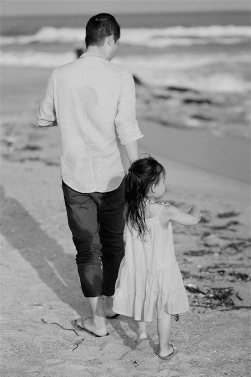 Ngọt ngào bộ ảnh gia đình Hoàng Bách 9 năm bên nhau - 5