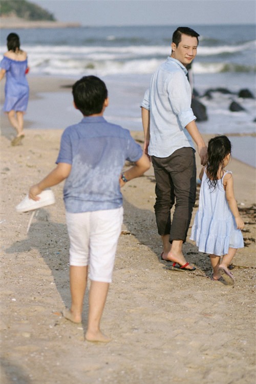 Ngọt ngào bộ ảnh gia đình Hoàng Bách 9 năm bên nhau - 8