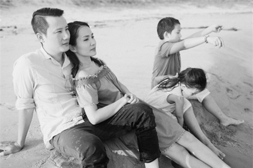 Ngọt ngào bộ ảnh gia đình Hoàng Bách 9 năm bên nhau - 10