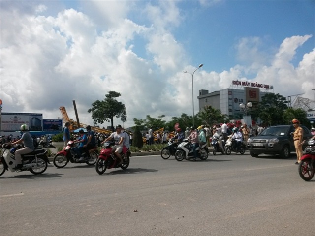 Hải Phòng, Hai Phong, sập cần cẩu, sap cau cau