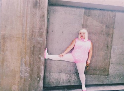 nang mau 98kg khien gioi tre nhat 