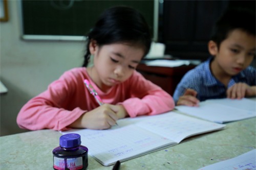 Tâm sự thầy giáo trong gia đình 3 đời dạy viết chữ đẹp - 6