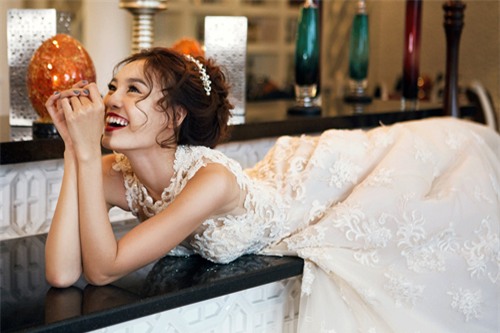 Ninh Dương Lan Ngọc làm cô dâu 