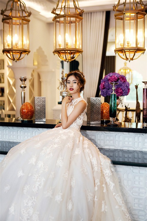 Ninh Dương Lan Ngọc làm cô dâu 