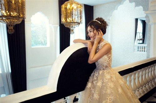 Ninh Dương Lan Ngọc làm cô dâu 