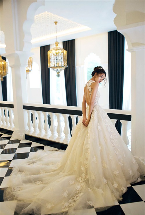 Ninh Dương Lan Ngọc làm cô dâu