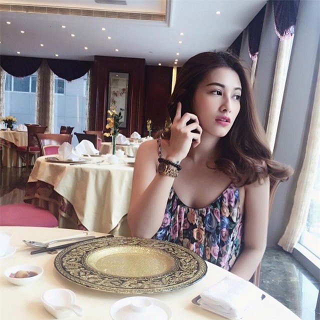 tuyẻn tạp nhũng mỹ nhan tùng qua tay mạc hòng quan hinh anh 15