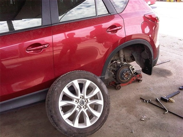 4 điều lái xe nên làm sau khi ôtô bị dầm mưa