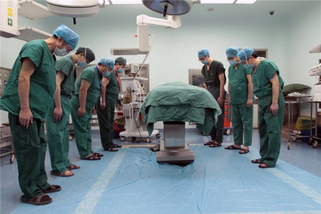 Những em bé ra đi khiến bác sĩ cúi đầu cảm ơn trong nghẹn ngào - 2