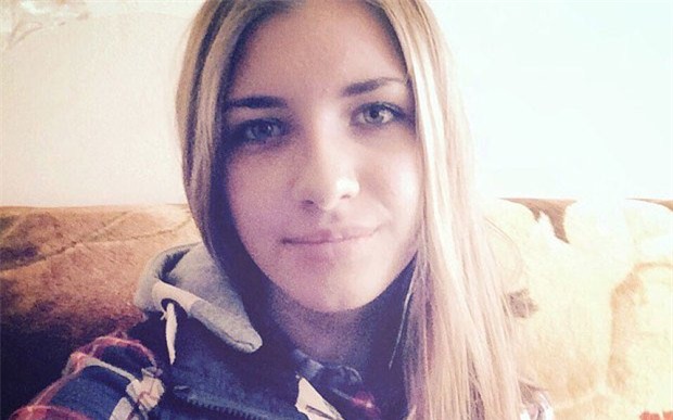 thieu nu 15 ngoi tren qua bom is gai trong may bay nga hinh anh 1