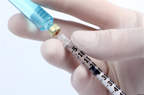 Bé 3 tháng tuổi ngưng tim sau tiêm vắc-xin do sốc phản vệ - 1
