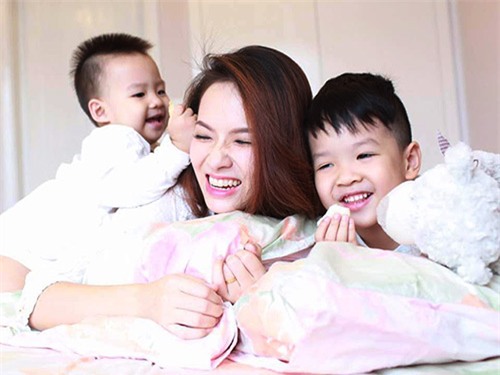 Đan Lê: Từng bị nhìn vì bình thản để con khóc ở siêu thị - 2