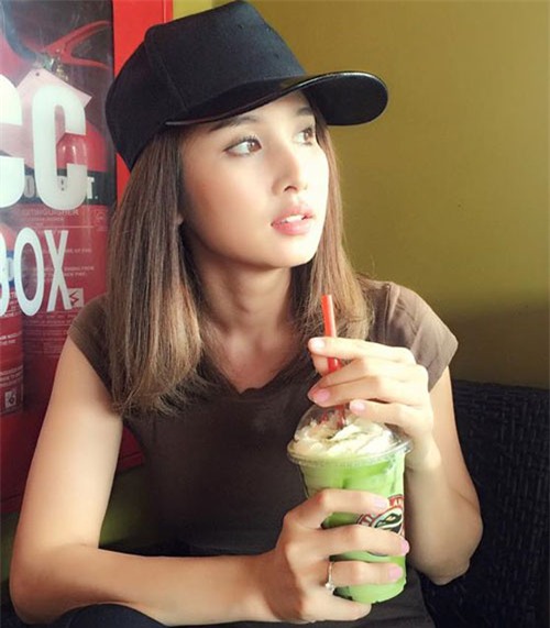 “dung tim” truoc ve dep cua ba xa phan thanh binh hinh anh 6