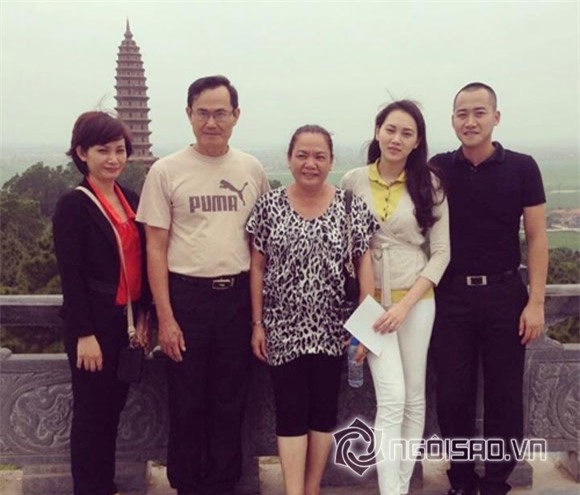 Chồng Ngọc Thạch mua xe tặng bố vợ 8