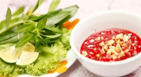 Ăn tiết canh có thể dẫn tới nhiễm cầu khuẩn ở người. (Ảnh minh họa: Internet)