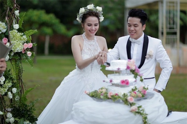 Diễm Hương xin lỗi khách mời đám cưới vì sự cố trời mưa