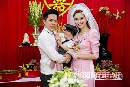 Vì sao bố mẹ ruột không xuất hiện trong đám cưới Diễm Hương 1