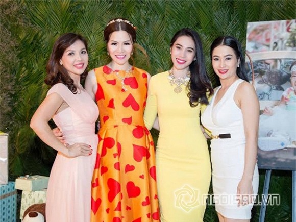 dan-sao-du-tiec-thoi-noi-con-gai-quy-ba-bui-thi-ha-5