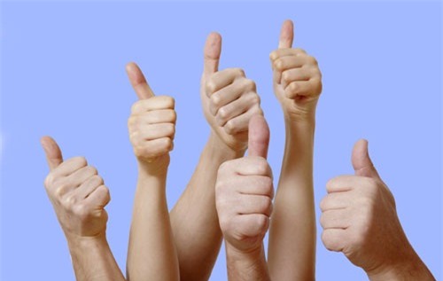 Giau-hay-ngheo-hay-nhin-ngon-tay-cai-hinh-anh