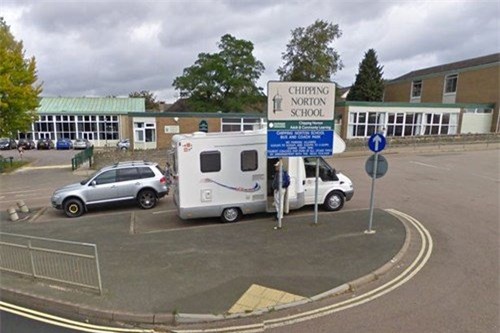 nu sinh treo co tu van vi 