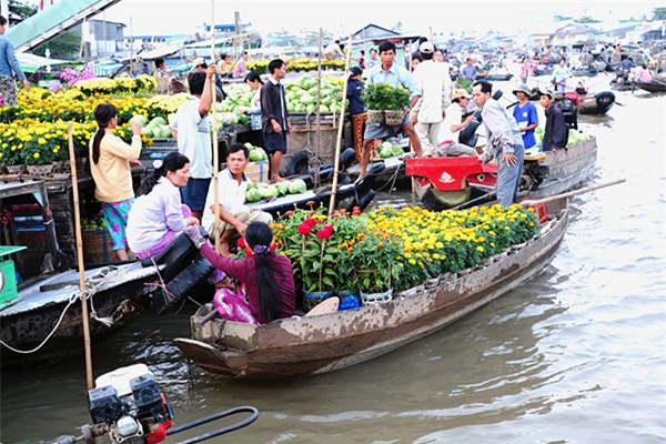 Về miền Tây ngắm chợ nổi ngày Tết 2