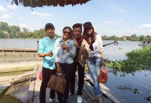 VietNamNet, Thảo Trang ôm ấp Khôi Trần, bà xã Phan Thanh Bình