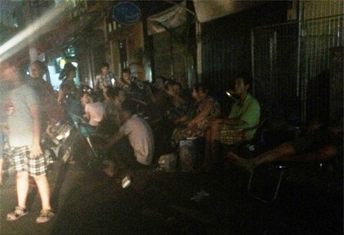 cháy, cầu ông Lãnh, ngủ ngoài đường, trắng tay, tài sản, cháy kinh hoàng