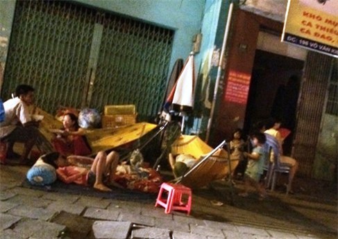 cháy, cầu ông Lãnh, ngủ ngoài đường, trắng tay, tài sản, cháy kinh hoàng