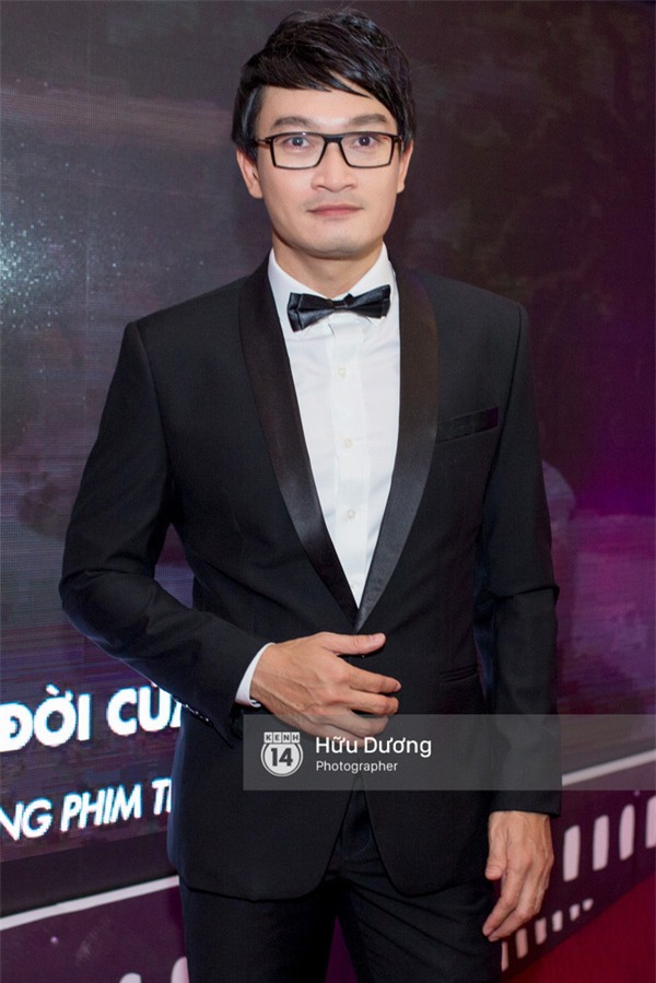 Dàn sao xúng xính váy áo khoe sắc trên thảm đỏ Liên hoan phim Việt Nam - Ảnh 20.