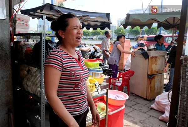 Bà Trang đau lòng vì mất tivi sau vụ cháy.
