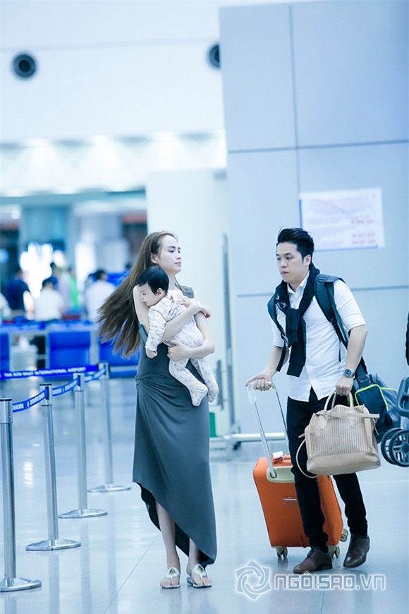 vợ chồng Diễm Hương đi trăng mật ở Pháp cùng con trai. 0