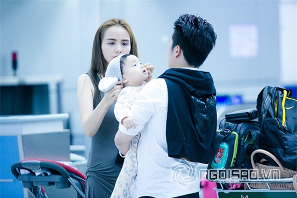 vợ chồng Diễm Hương đi trăng mật ở Pháp cùng con trai. 4