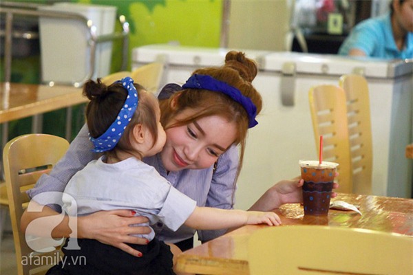 Mẹ con Elly Trần - Cadie Mộc Trà