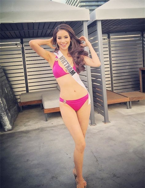 Người đẹp Hoa hậu Hoàn vũ khoe dáng với bikini