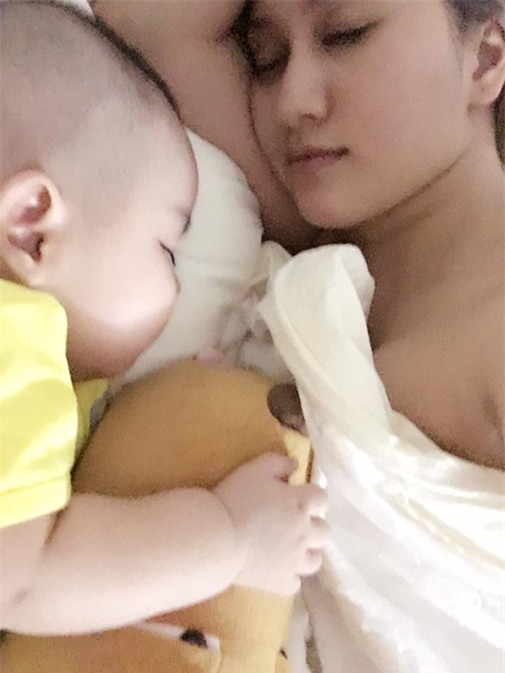 phan-hien-khoe-anh-khanh-thi-cho-con-bu-ti-blogtamsuvn3