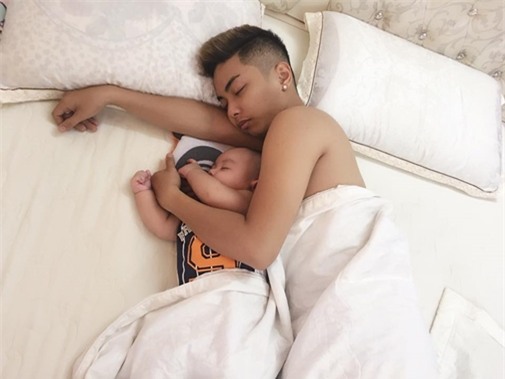 phan-hien-khoe-anh-khanh-thi-cho-con-bu-ti-blogtamsuvn5