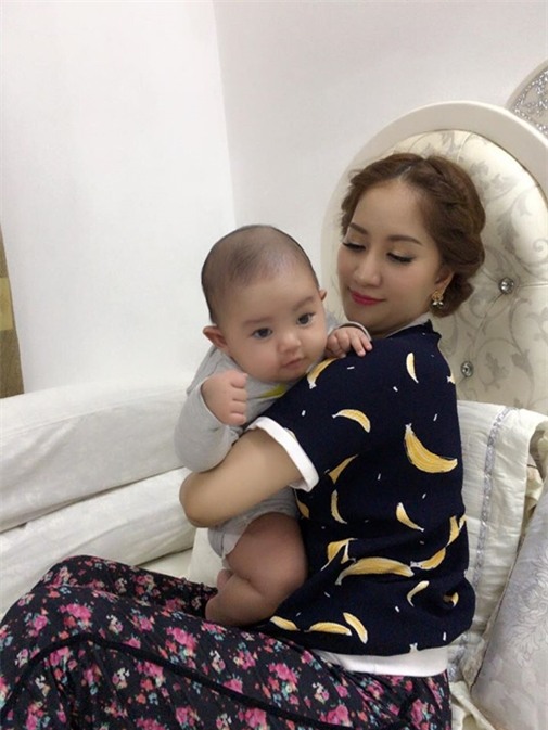 phan-hien-khoe-anh-khanh-thi-cho-con-bu-ti-blogtamsuvn6