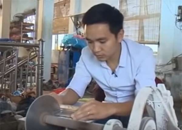 lược sừng, Thường Tín, Nguyễn Thành Trung, Thụy Ứng, làng nghề, sừng trâu, tiền tỷ, lược-sừng, Thường-Tín, Nguyễn-Thành-Trung, Thụy-Ứng, làng-nghề, sừng-trâu, tiền-tỷ