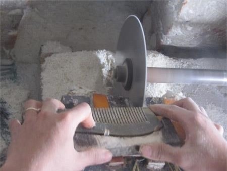 lược sừng, Thường Tín, Nguyễn Thành Trung, Thụy Ứng, làng nghề, sừng trâu, tiền tỷ, lược-sừng, Thường-Tín, Nguyễn-Thành-Trung, Thụy-Ứng, làng-nghề, sừng-trâu, tiền-tỷ