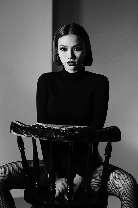 Thu Thủy hy sinh mái tóc dài cho MV mới 1