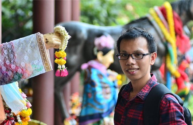 kính thông minh, người khuyết tật, sử dụng máy tính, Lê Anh Tiến, Giải Quả cầu vàng, Nhân tài Đất Việt, kinh thong minh, nguoi khuyet tat, su dung may tinh, Le Anh Tien, Giai Qua cau vang, Nhan tai Dat Viet