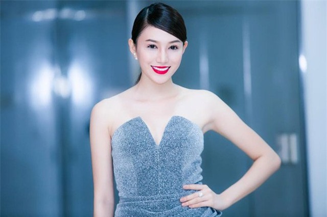 dan nguoi tinh nong bong cua chan sut mac hong quan hinh anh 10