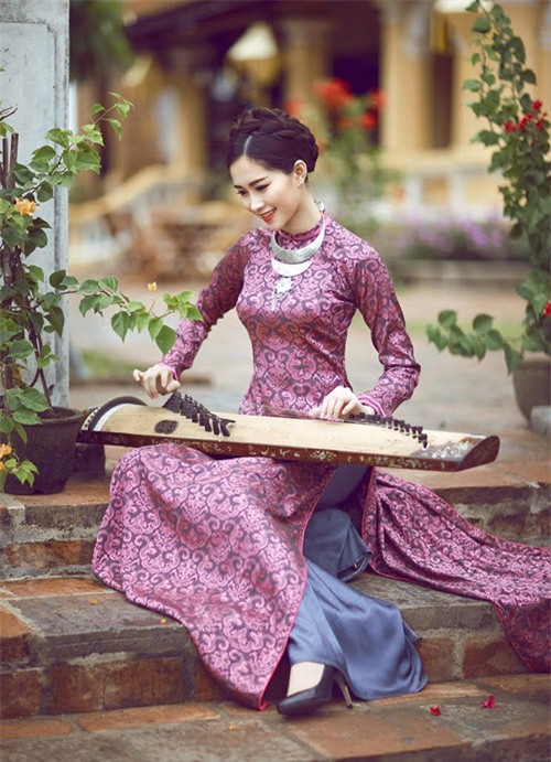 Muôn kiểu áo dài lay động cảm xúc của HH Thu Thảo - 3