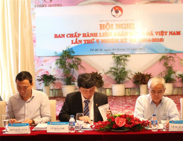 bóng dá viẹt nam: thòi dại hõn loạn ỏ vff hinh anh 1